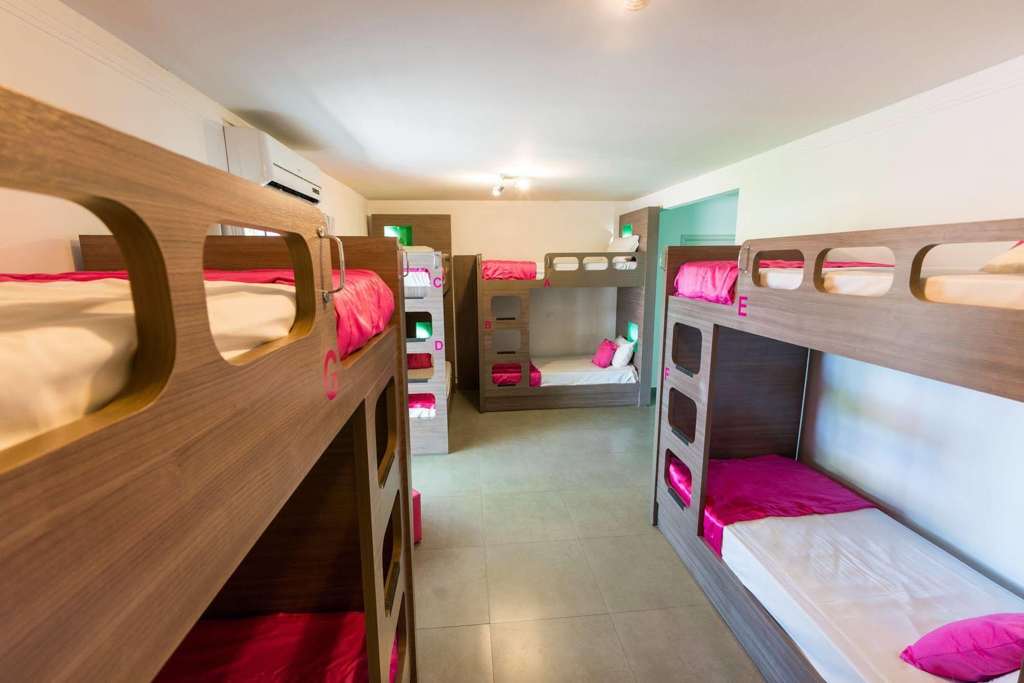 Concept Design Hostel & Suites ฟอสดูอีกวาซู ภายนอก รูปภาพ