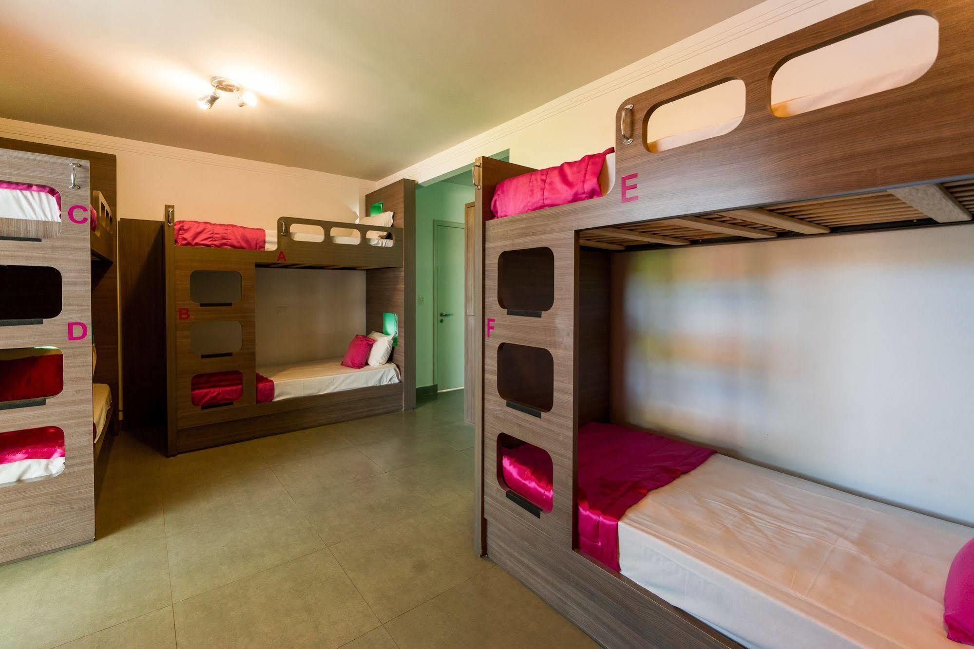 Concept Design Hostel & Suites ฟอสดูอีกวาซู ภายนอก รูปภาพ